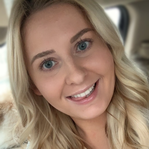 ABOUT ME 🖤 - Victoria - Instagram: _toritucker ⭐️ - Picture 11 of 11